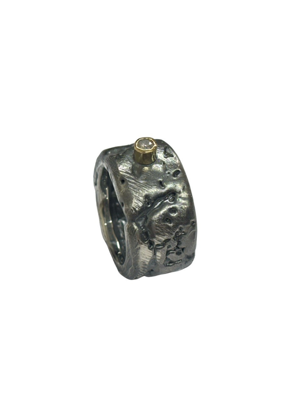 Anillo plata oxidada, oro amarillo y brillante 0,15ct